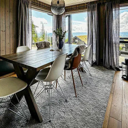 4 Bedroom Beautiful In
